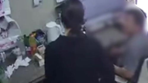 被堂姐老公打屁股摸大腿,女子不认为是开玩笑,已报警