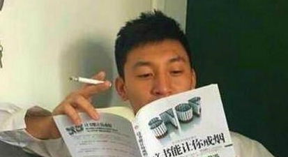 妹子,你一喝点酒就停不下来,谁叫也没用,你让你的闺蜜怎么办啊