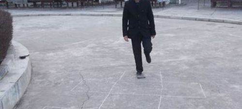 跳房子的游戏规则是什么