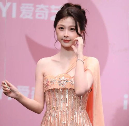 尖叫之夜红毯,杨超越网红感,吴倩妆造翻车,田曦薇妆容二次元