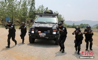 济南特警黑豹突击队反恐训练女兵巾帼不让须眉