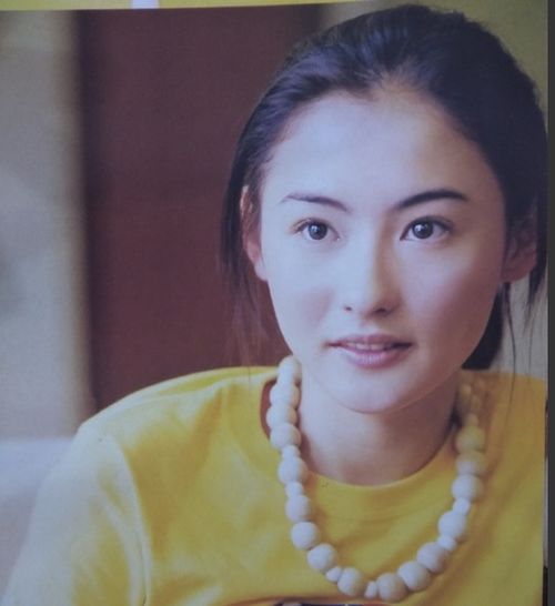 张柏芝直言自己太漂亮,很少有女生朋友,一旁的张馨予表情成亮点