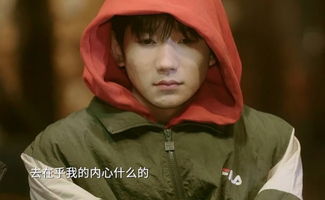 杨超越自曝贫苦家境,众人表情微妙,只有王源最真实