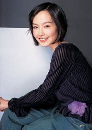 知名主持鲁豫骨瘦如柴参加活动秀奢华钻饰7