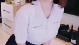 看看皮裤里放屁是什么样子的