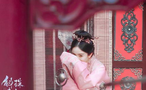 杨幂长发及腰,发量让人羡慕,女神不愧是女神