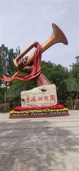红色主题雕塑走近市民生活