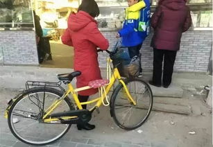 实拍桂林街头这一幕让人愤怒背后原因值得深思