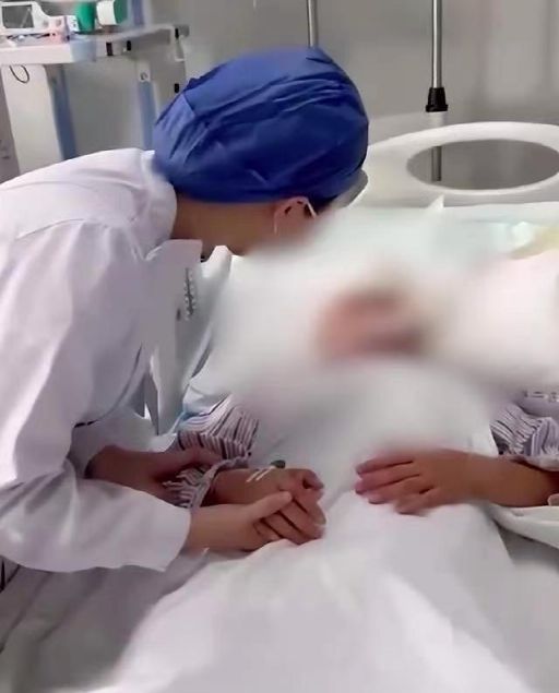 9岁女生被打破头骨案开庭,涉事教师当庭翻供