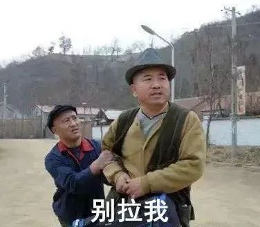 惊了烟台海边涌上密密麻麻的宝贝,满地都是市民捡疯了....