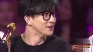 这些模仿薛之谦唱歌的人,学的太像了网友幸好谦哥出道早