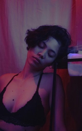 好看身材特色美女手机图片壁纸