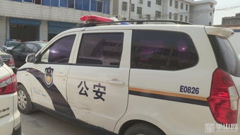 记者调查蒲城警用面包贴黑色车膜交警部门答复属特种车辆