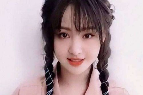 看到40岁柳岩和大叔相亲,谁注意郑爽的表情真不把镜头当回事