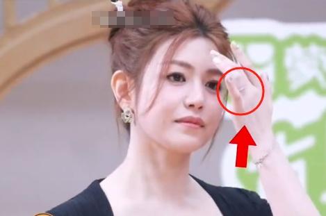 独家揭秘陈妍希男闺蜜同款睡衣曝光,陈晓绝望表情引热议宋丹丹杨紫男闺蜜陈妍希陈晓手机网易网