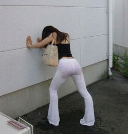 实拍美女内急的尴尬瞬间姿势太诱人