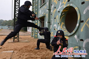 武警湖南省总队直属支队特勤中队官兵开展反恐战术演练