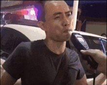 爆笑gif趣图不像你的风格啊乌鸦哥,应该早就掀桌了