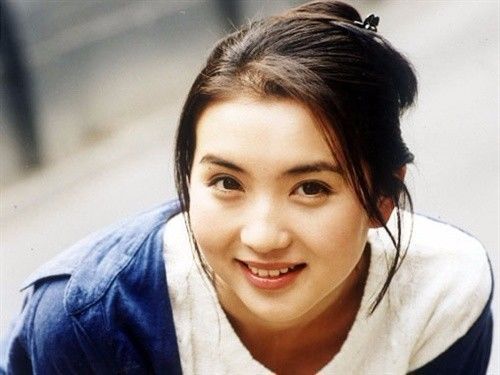 她曾是性感万人迷,美貌不输范冰冰,如今嫁作人妻零绯闻,幸福得如此低调
