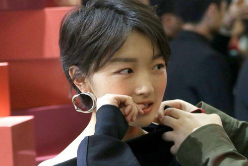 孩子咬指甲是行为习惯错了,啃指甲吃手这些事没那么简单