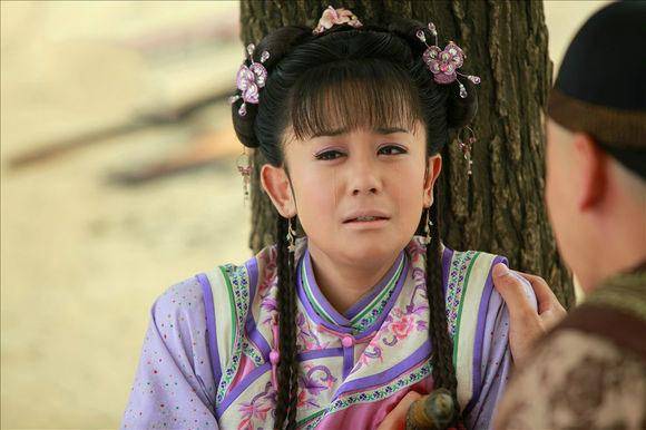 女星哭相吐槽胡杏儿丑哭,袁姗姗西瓜头丑萌,周冬雨成了表情包