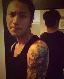 明星纹身大揭秘,情侣纹身分手了尴尬怎么办