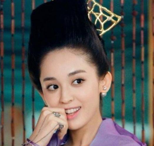 演戏五官乱飞眼神空洞表情呆滞,这4位木头美人华而不实