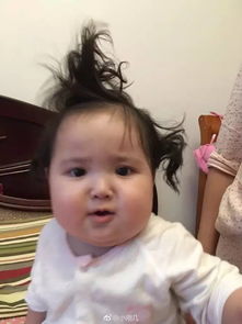 天生自带美颜效果,表情包迷倒景甜,这辈子就想生个这样的女儿