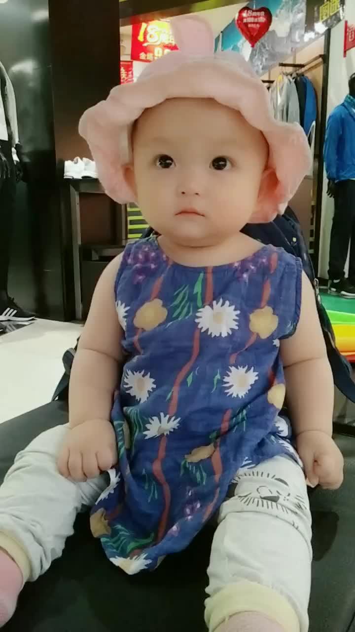 出来逛街就要高冷范全程一个表情还有谁