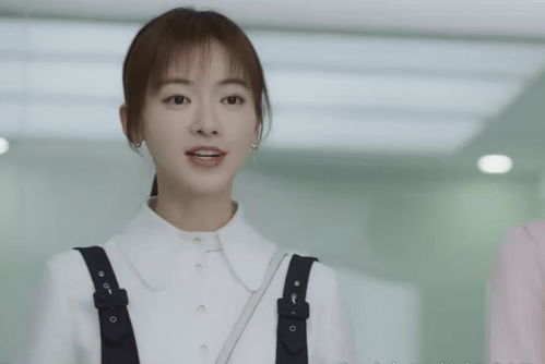 正青春表情包帝刘敏涛,职场大佬风范尽显,吴谨言根本没得比