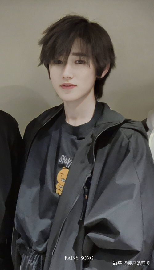 宋亚轩和马嘉祺是亲的吗光环下的少年新歌首唱会宋亚轩发生了什么