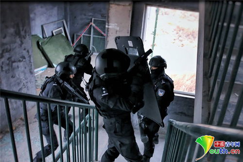 表情西安特警四大队千锤百炼为守护百姓平安时刻准备着地方新闻...表情