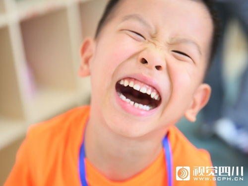 比个小心心表情包雀斑
