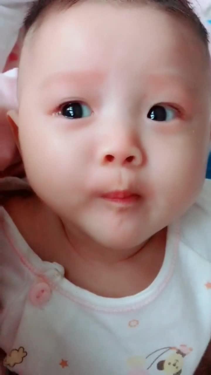 宝宝,你这表情亲妈都不能理解,这到底是什么意思啊