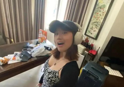 贾静雯和前夫又得聊17岁闺女性感照引热议,是否打算入行当模特