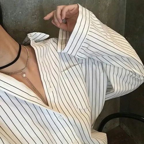 头像愿我从十月开始沉迷赚钱日渐消瘦