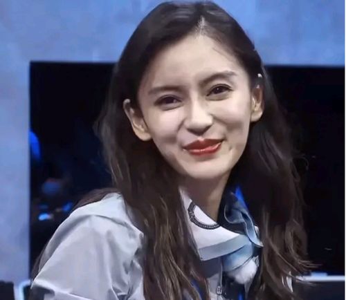 杨颖的脸撑不住了一做大表情就崩,杨颖我从第一季美到第九季