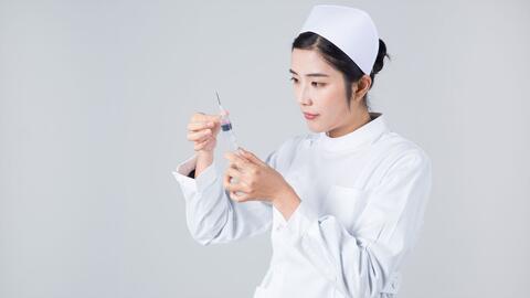 盘点美女护士打针名场面,光头佬让我笑出了猪叫