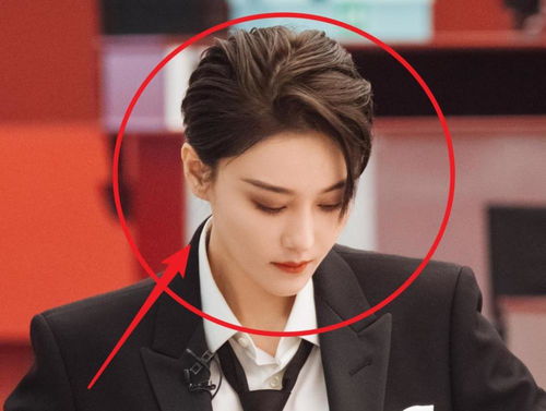 张馨予凹可爱人设,姐姐们反应热烈,唯独王鸥连表情管理都懒得做