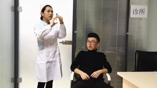 美女护士给病人打针,病人问疼不疼,护士的话我笑了