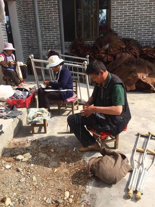 腾冲市文化产业指尖扶贫之老布鞋传奇