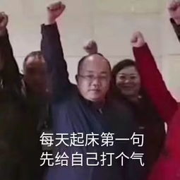 7条最美连衣裙,50件精致上衣,30双比匡威好看的帆布鞋