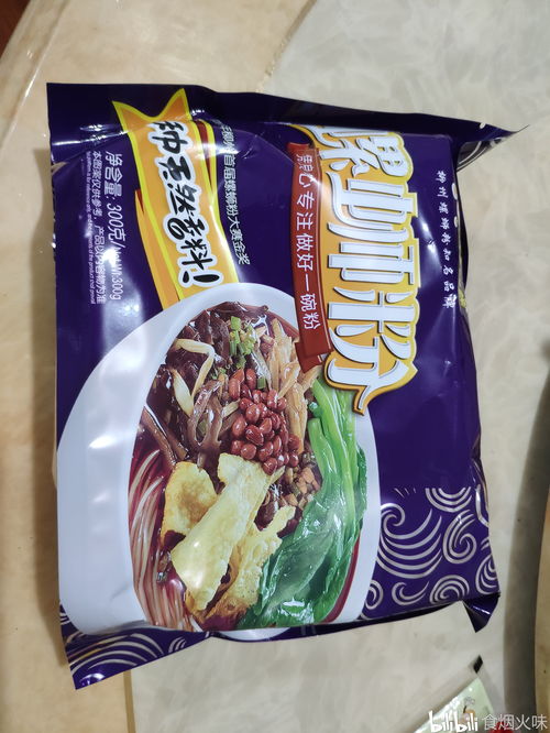 螺蛳粉测评,李子柒螺蛳粉vs好欢螺螺蛳粉,到底哪个更胜一筹