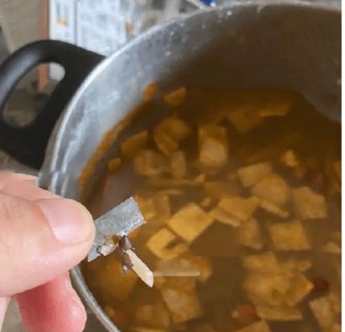 网红带货的螺蛳粉里吃出刀片网红方给出回应