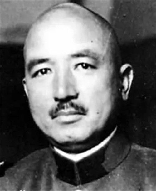 二战特没面子的包围战,敌人在圈内吃香喝辣,自己在外头差点饿死