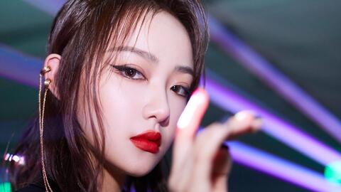 这是哪个仙女下凡啦原来是吴佳怡小仙女啊