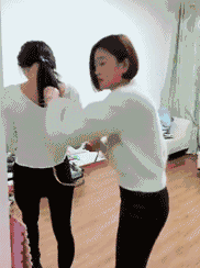 哈哈哈这个表情看一次笑一次