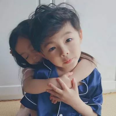 抖音火爆萌娃情侣头像真人高清萌宝情头把你宠成长不大的孩子