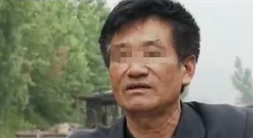 公公与儿媳争夺家产,她拿起啤酒瓶,不顾一切砸向公公的脑袋